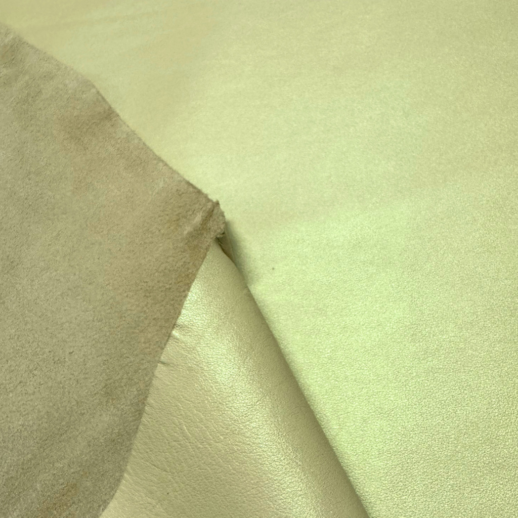 Pearly Green Anise Smooth & Souple Calfskin