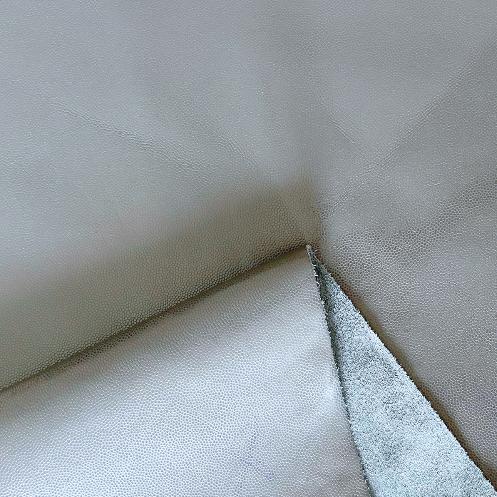   Veau Grainé mini caviar Souple Brillant Gris 